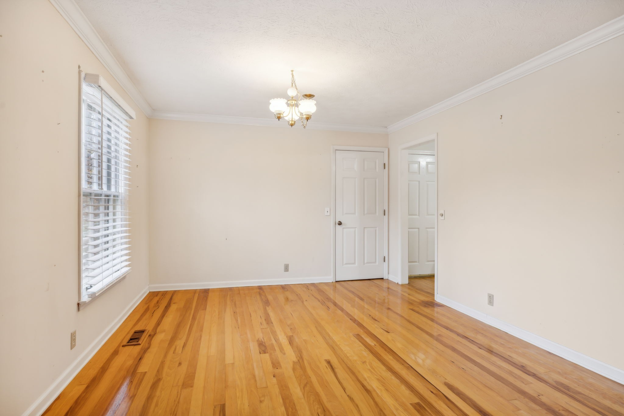 112 Knollwood Ct Property Photo 9
