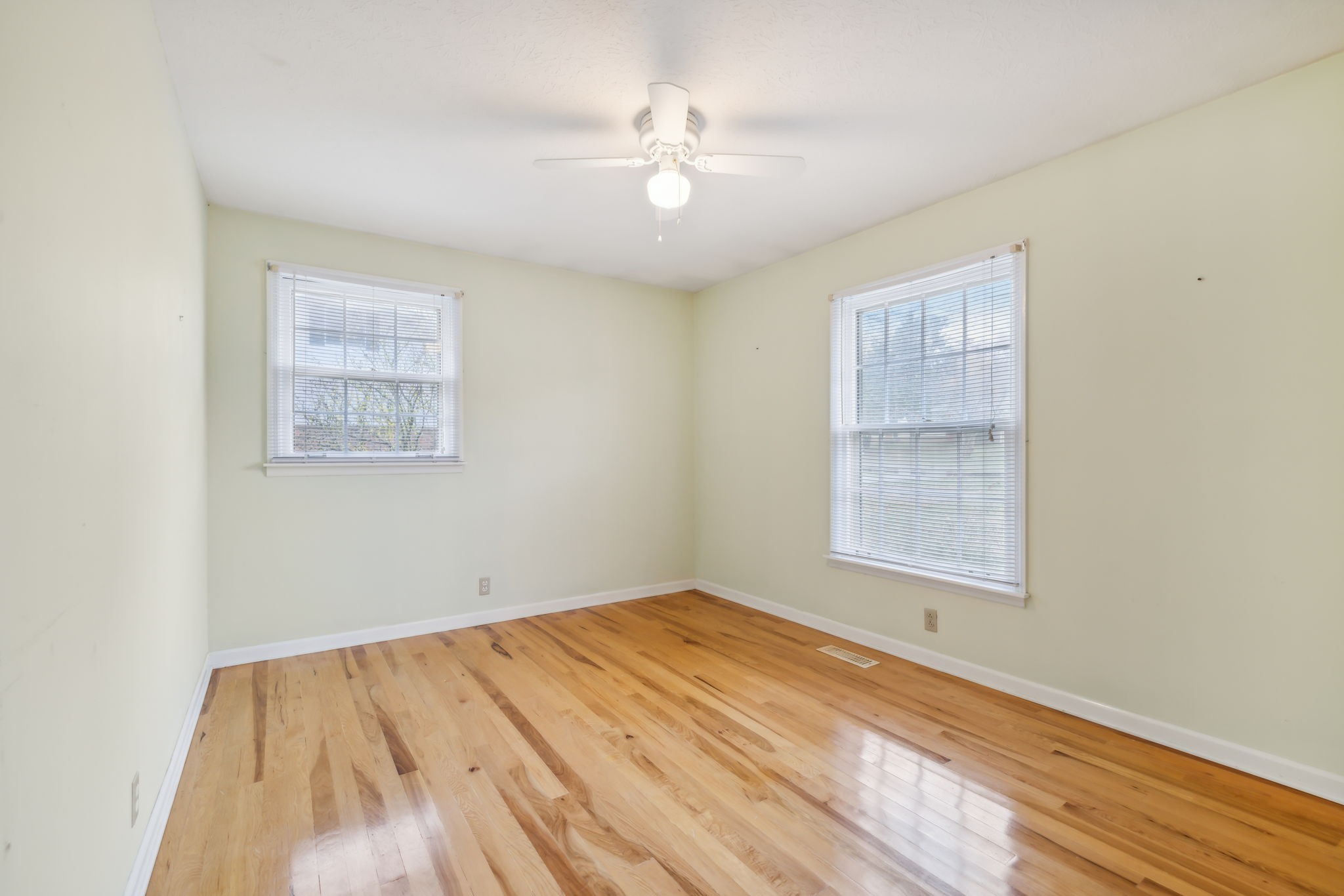 112 Knollwood Ct Property Photo 35