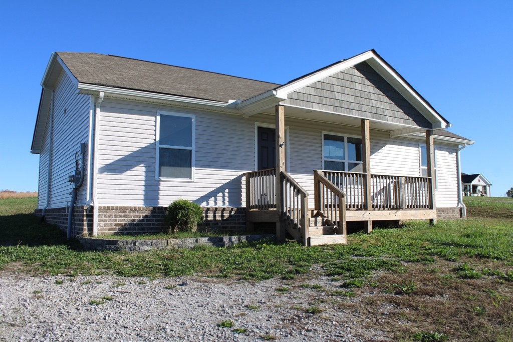 3072 Maple Grove Rd Property Photo 3