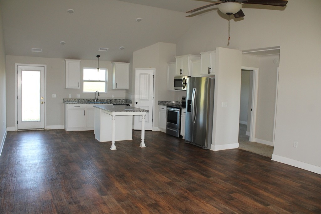 3072 Maple Grove Rd Property Photo 5