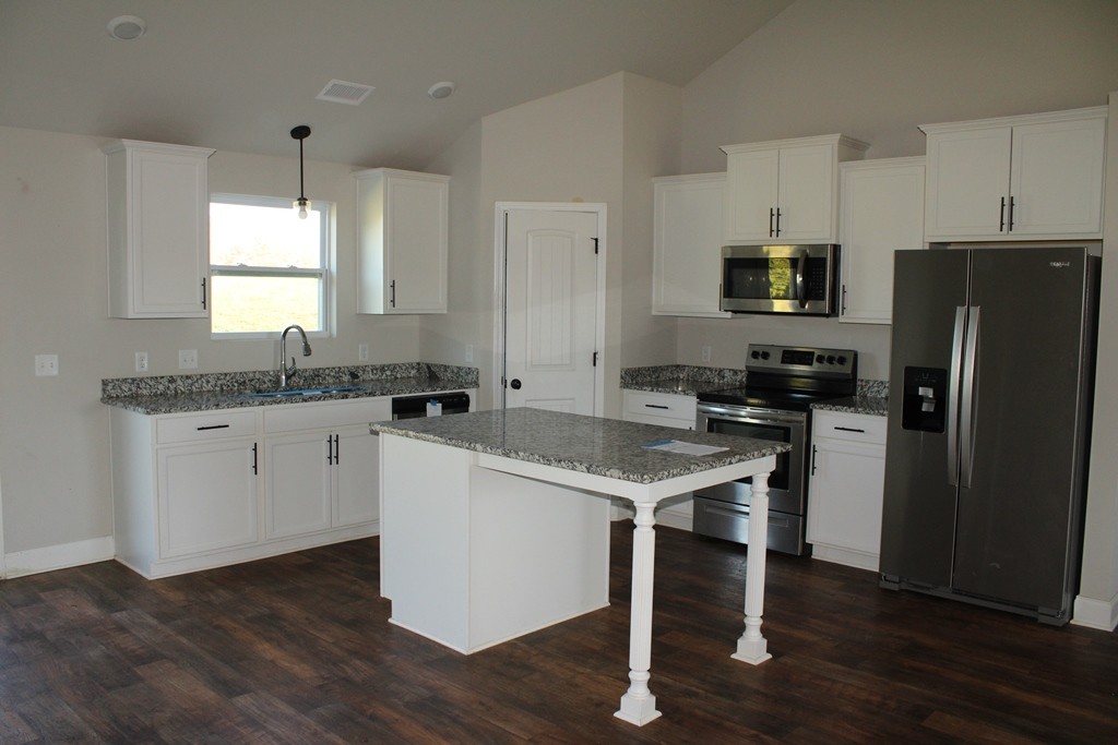 3072 Maple Grove Rd Property Photo 6