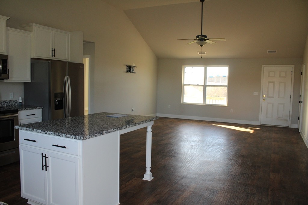 3072 Maple Grove Rd Property Photo 7