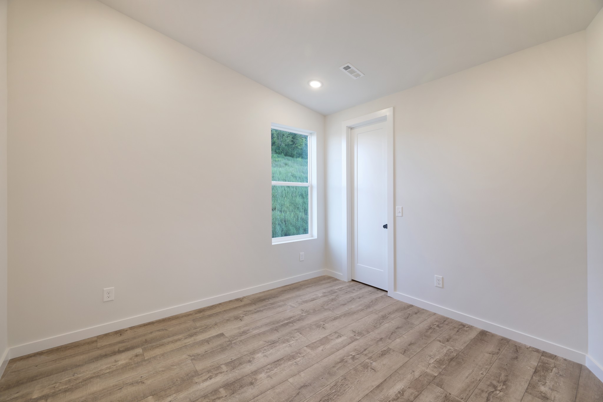 1592 Boxwood Dr Property Photo 24