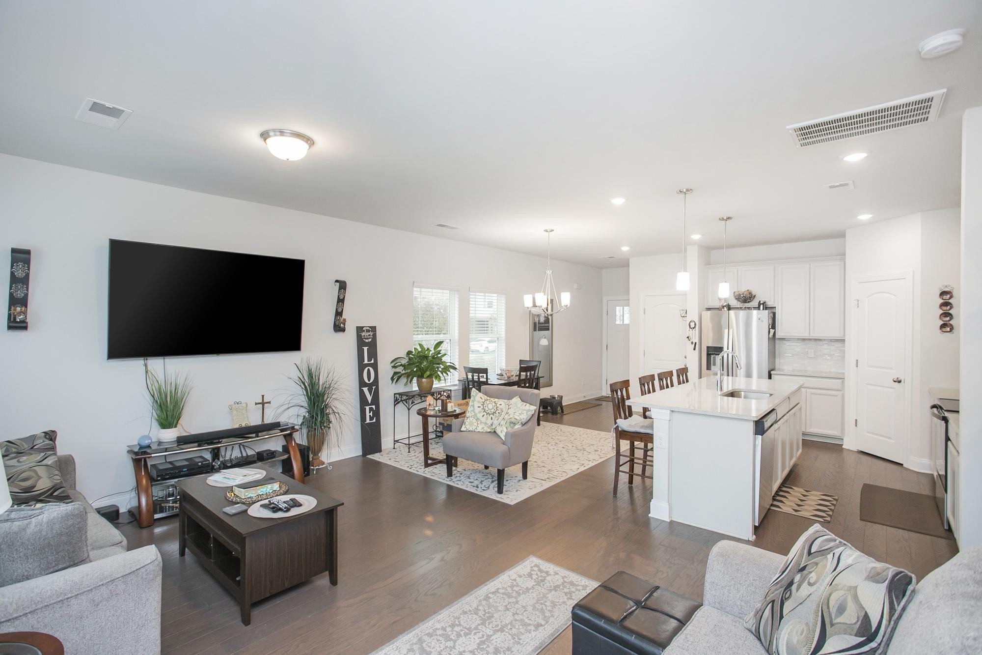 420 Palmetto Dr Property Photo 4