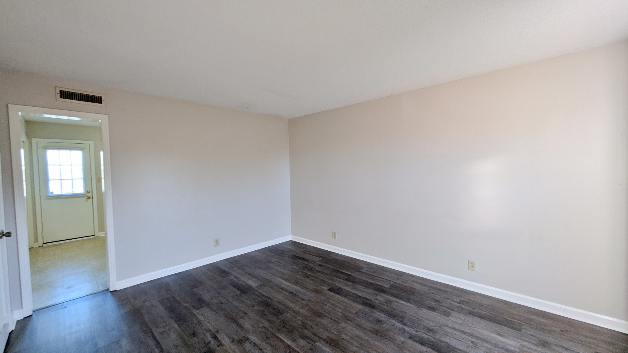 1531 E Knollwood Cir Property Photo 6