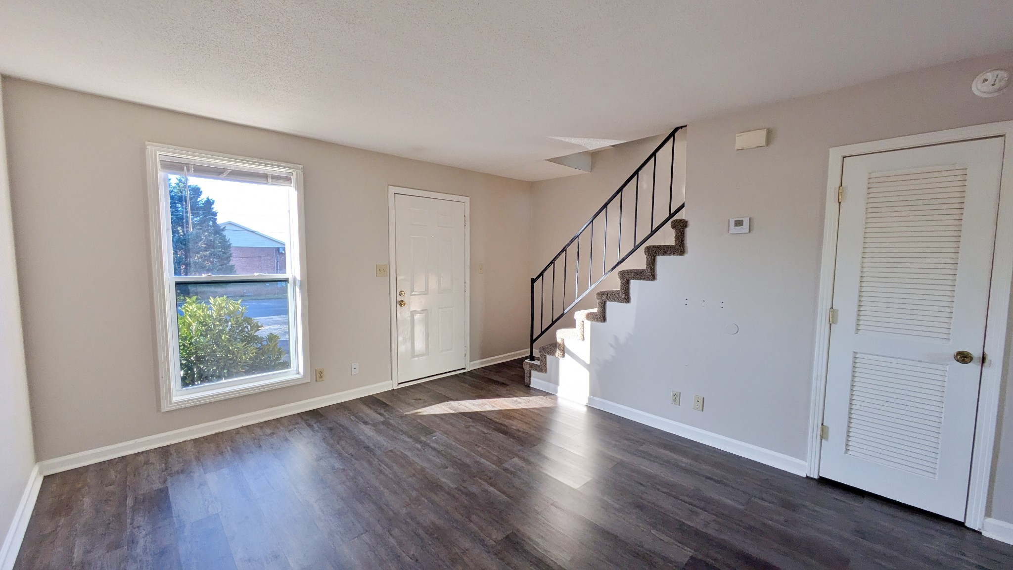 1531 E Knollwood Cir Property Photo 7