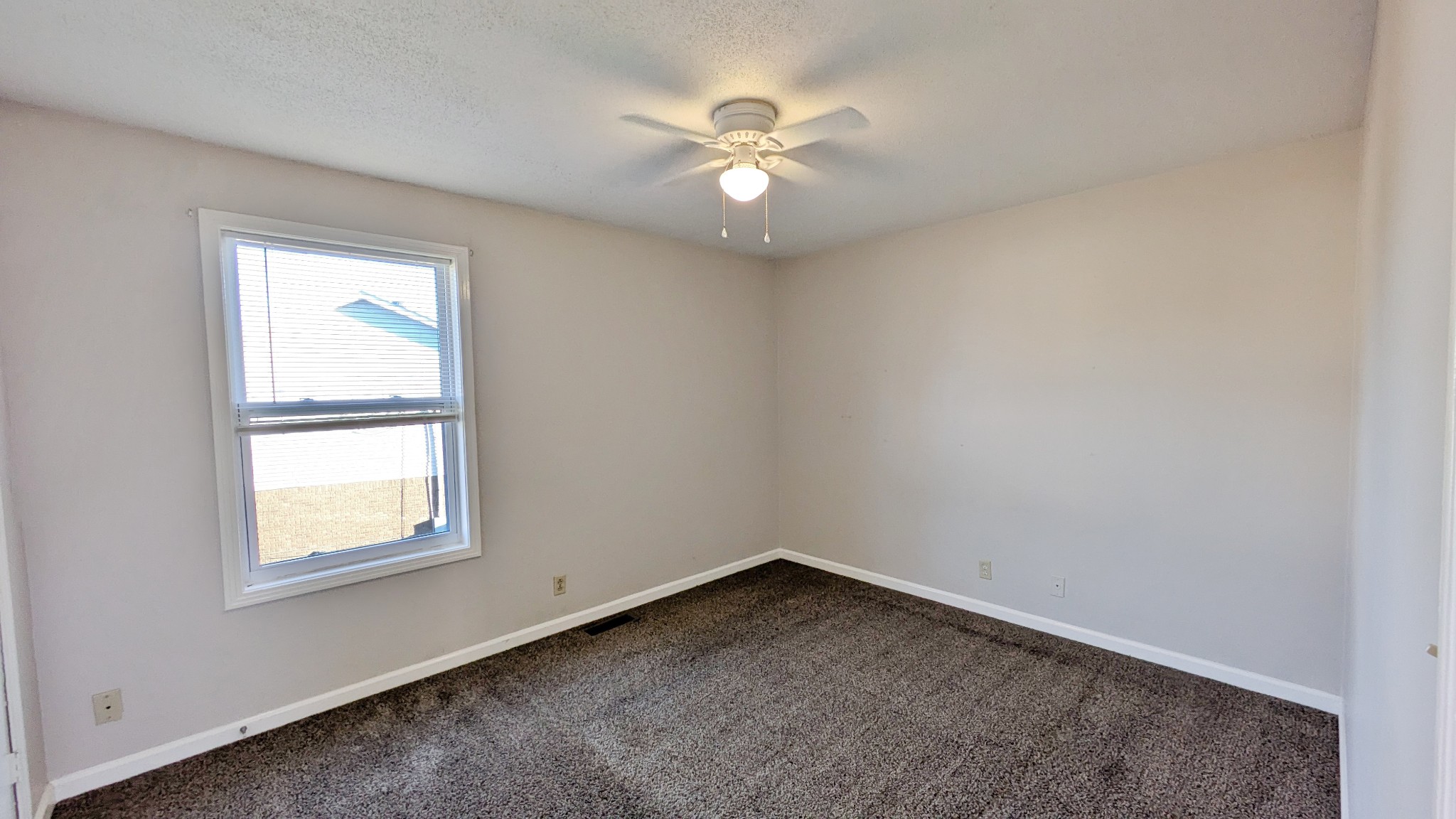1531 E Knollwood Cir Property Photo 15