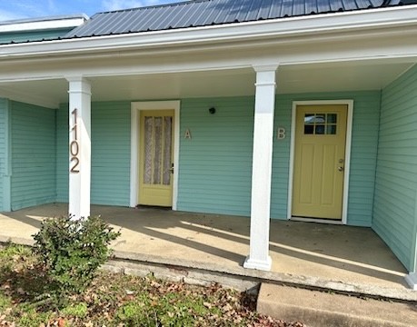 1102 Batts Blvd Property Photo 2