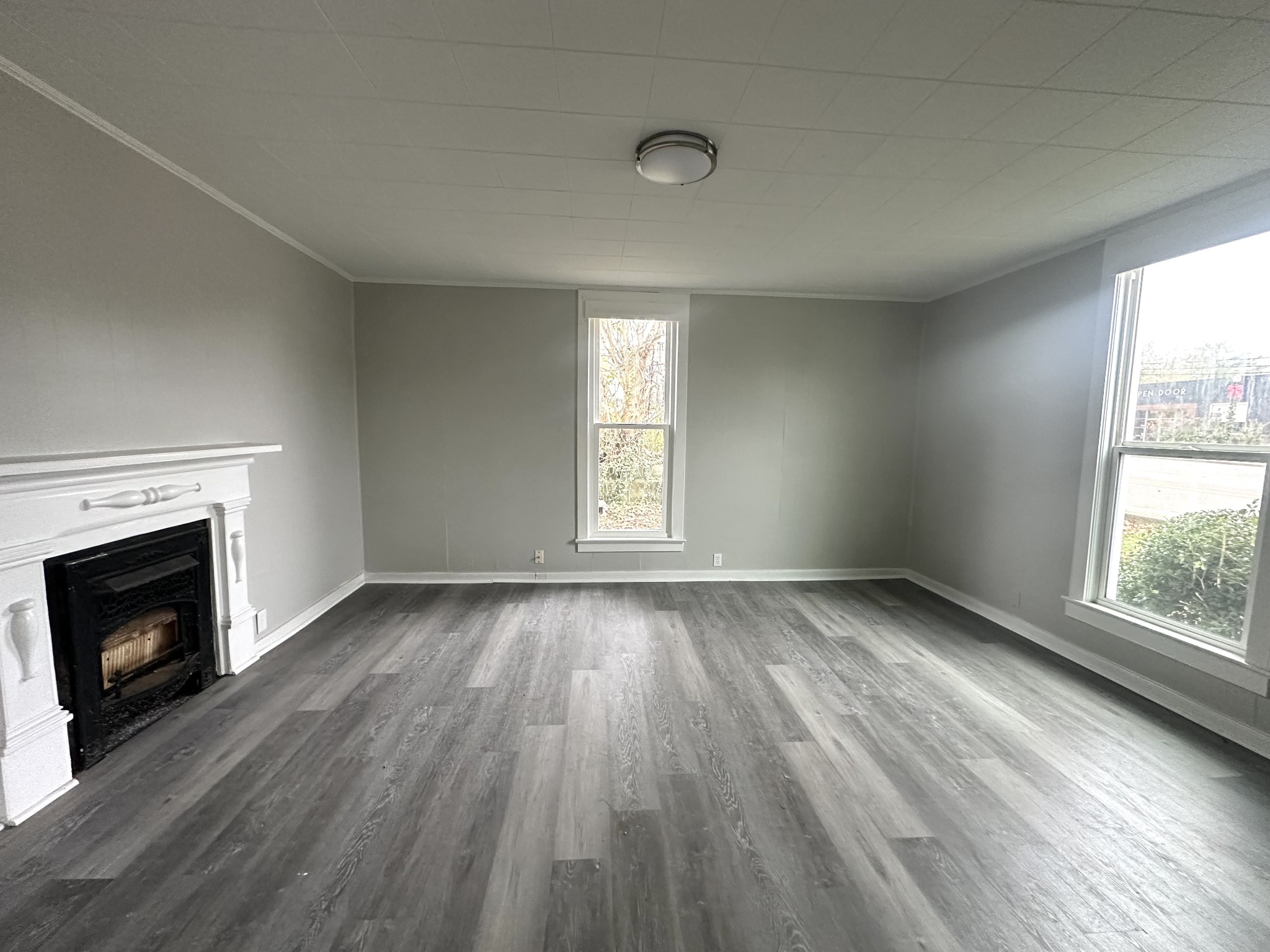 1102 Batts Blvd Property Photo 4