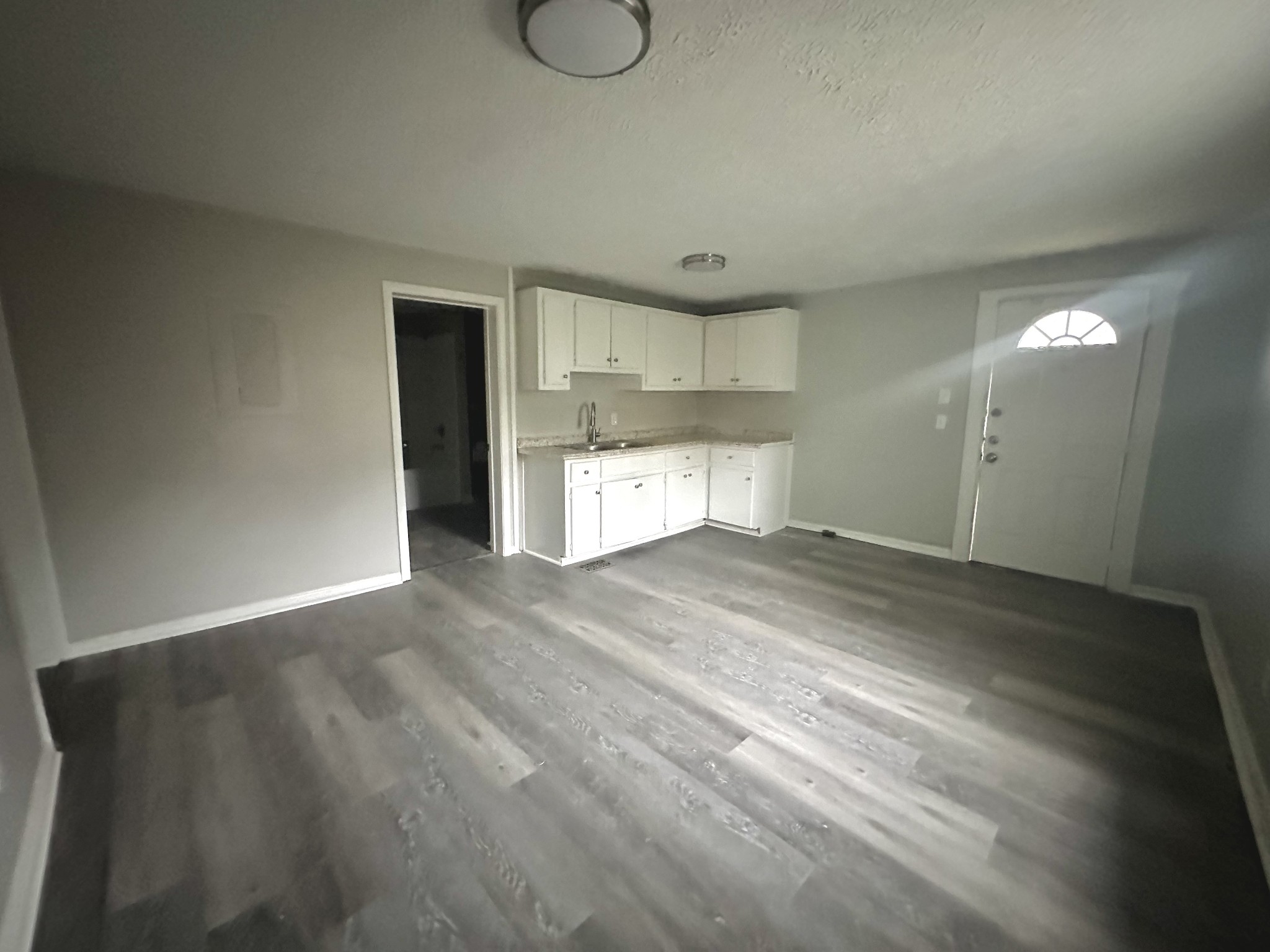 1102 Batts Blvd Property Photo 5