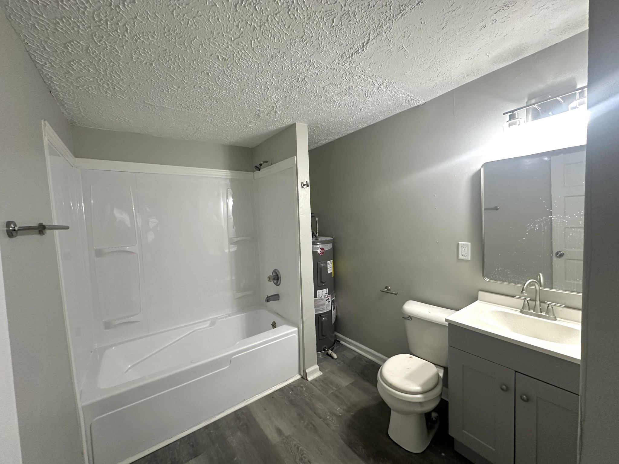 1102 Batts Blvd Property Photo 7