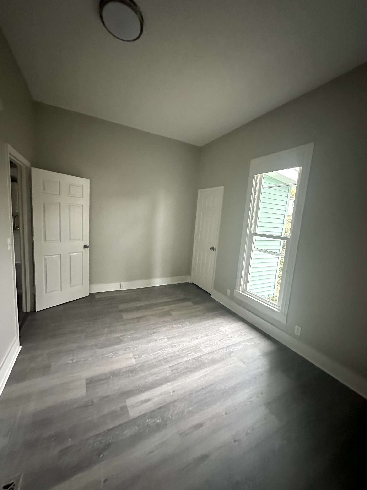 1102 Batts Blvd Property Photo 8