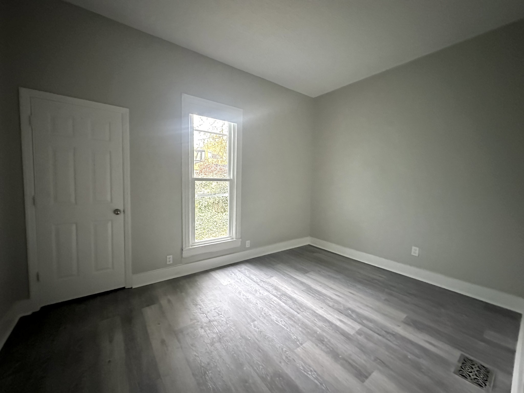 1102 Batts Blvd Property Photo 10