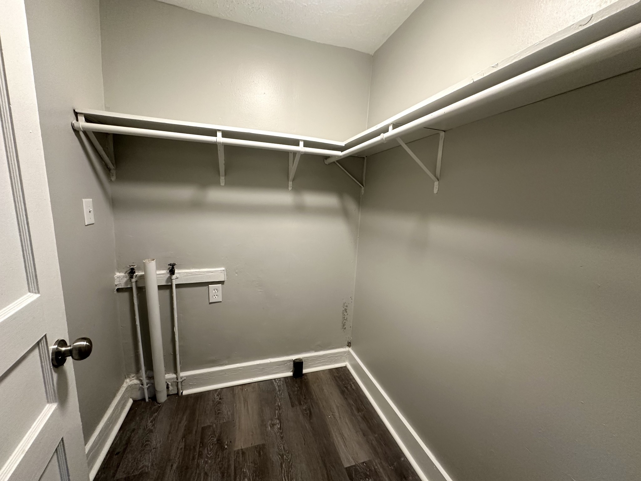 1102 Batts Blvd Property Photo 11