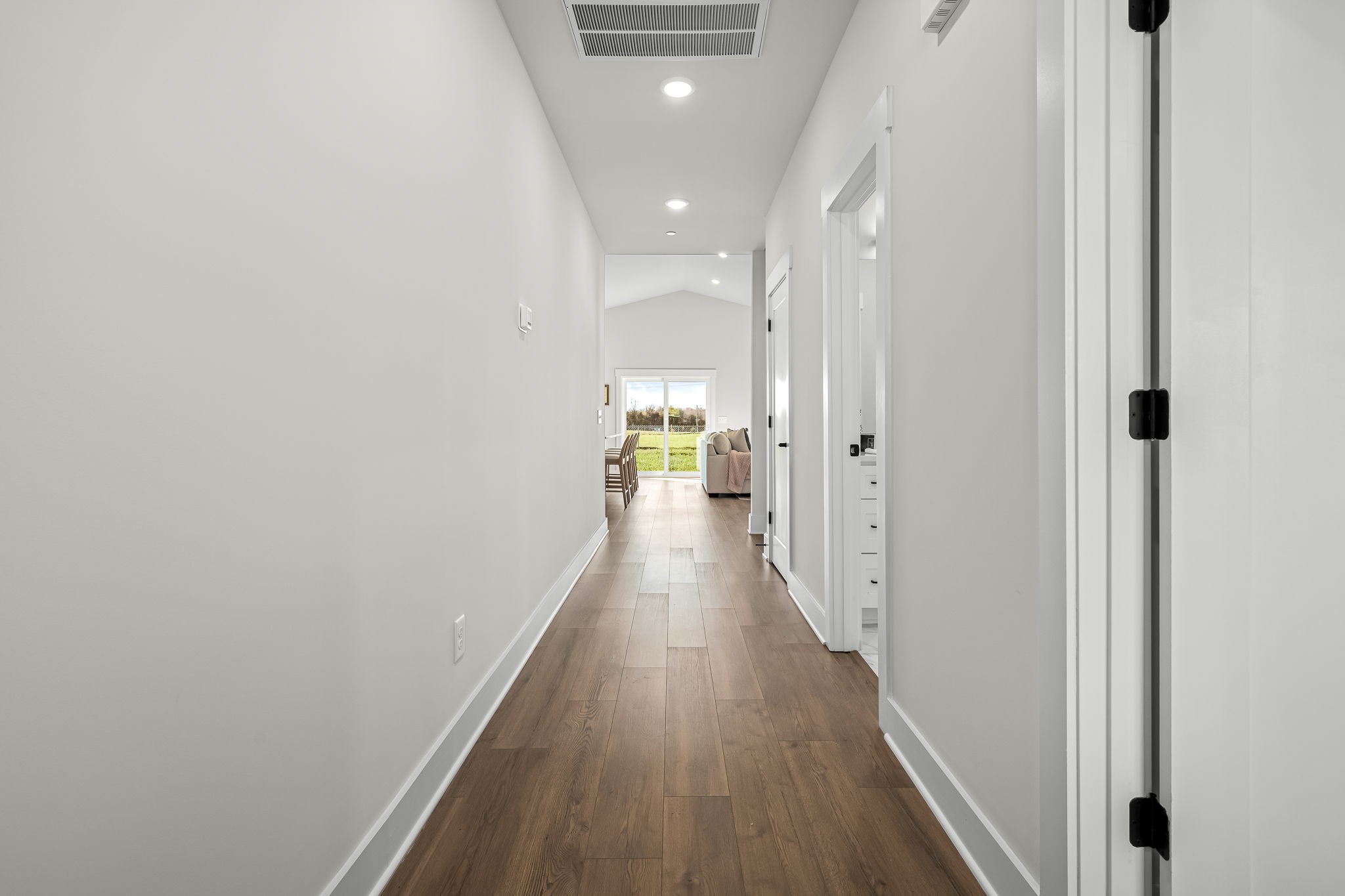 10112 Whitehorn Ln Property Photo 5