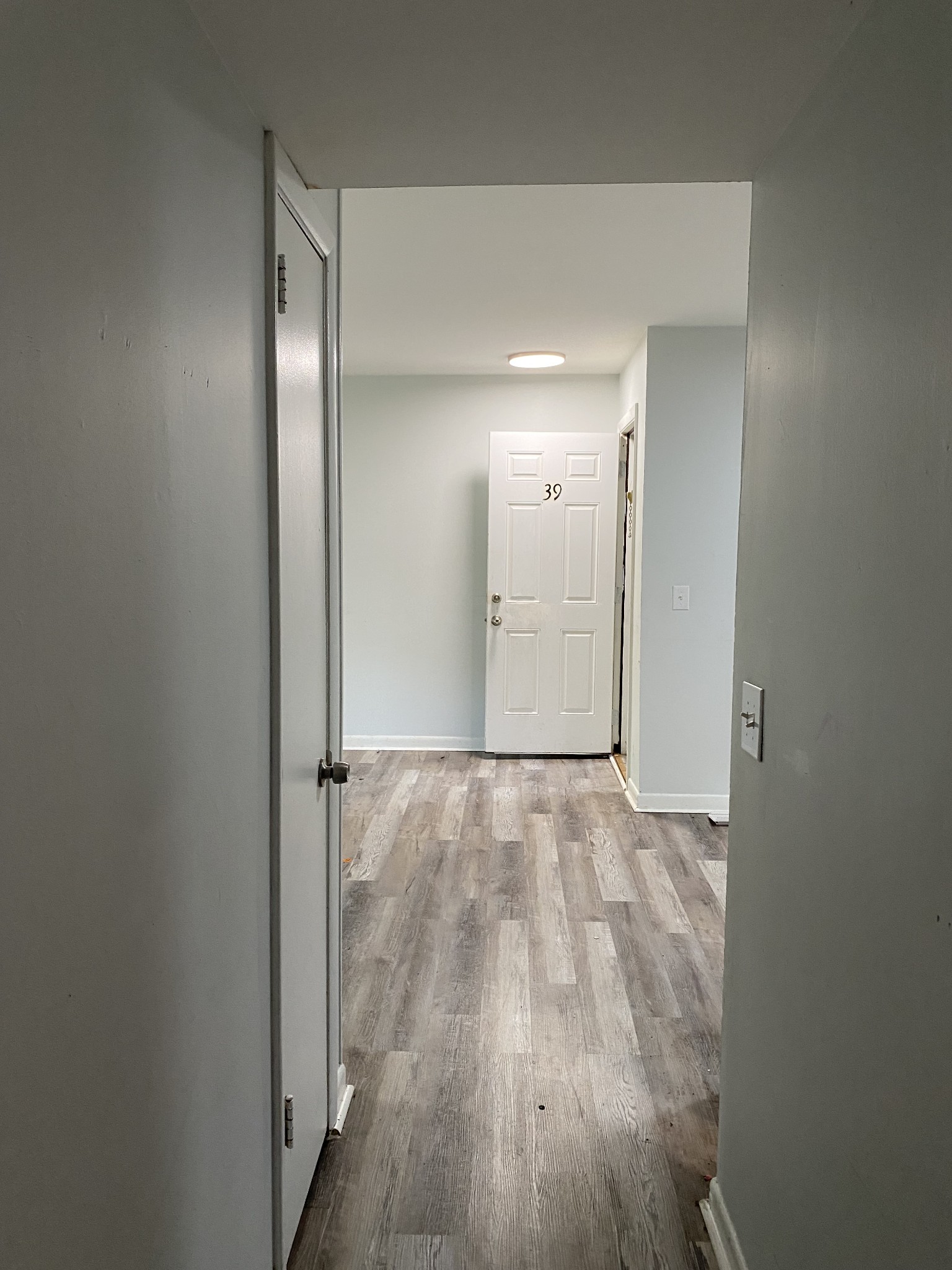 555 N Dupont Ave Property Photo 5