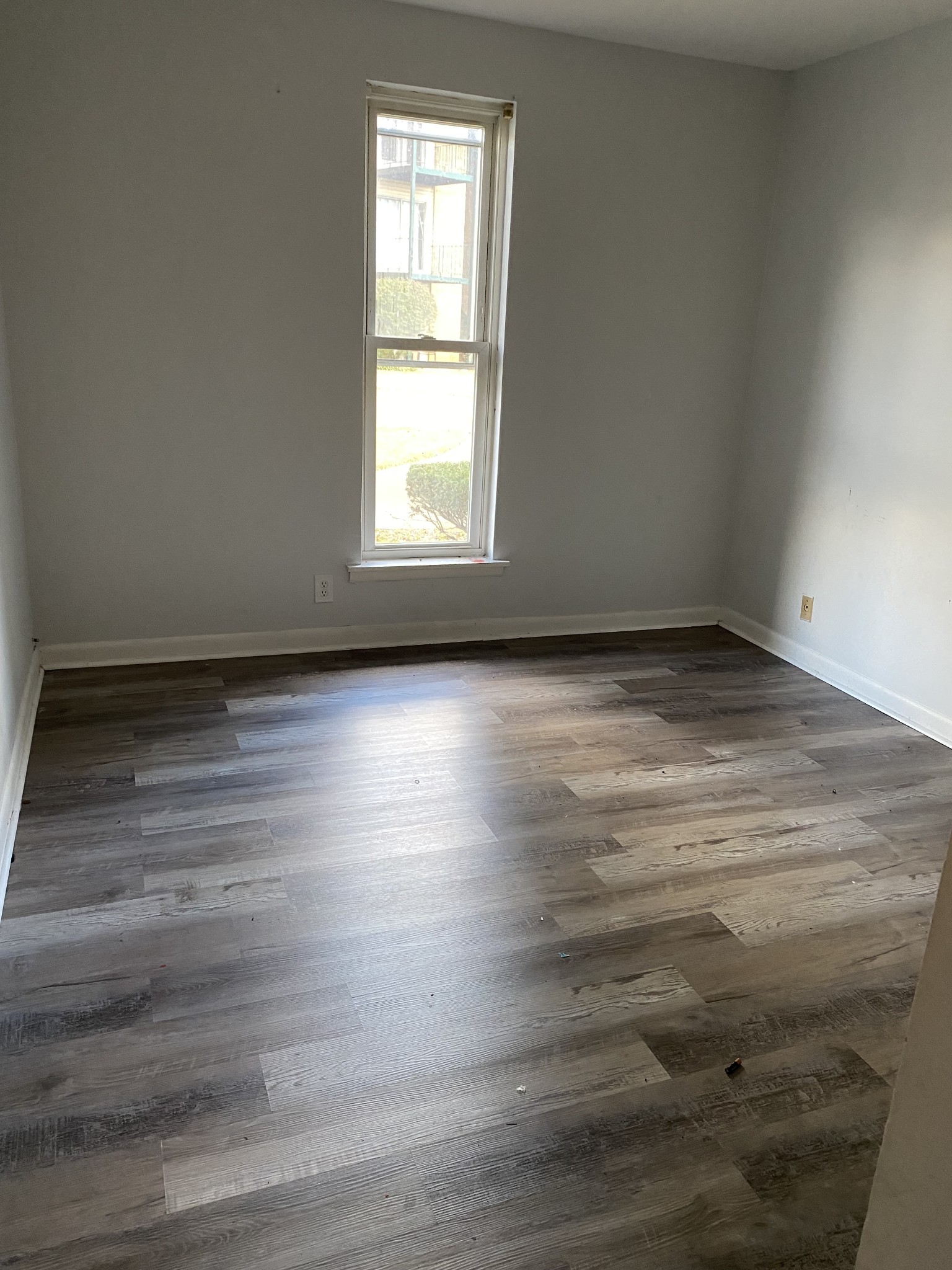 555 N Dupont Ave Property Photo 11