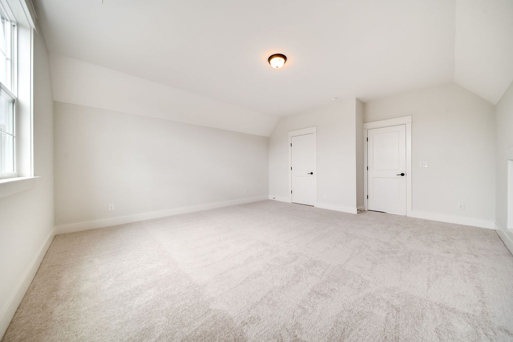 5822 Willoughby Way Property Photo 35