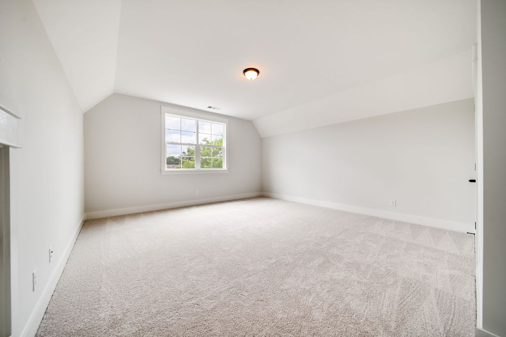 5822 Willoughby Way Property Photo 36