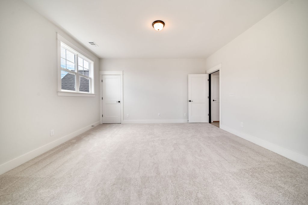 5822 Willoughby Way Property Photo 38