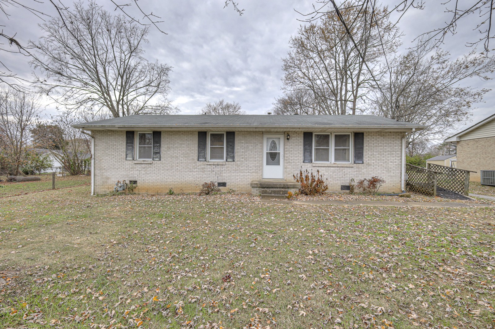 200 Barry Ave Property Photo 1
