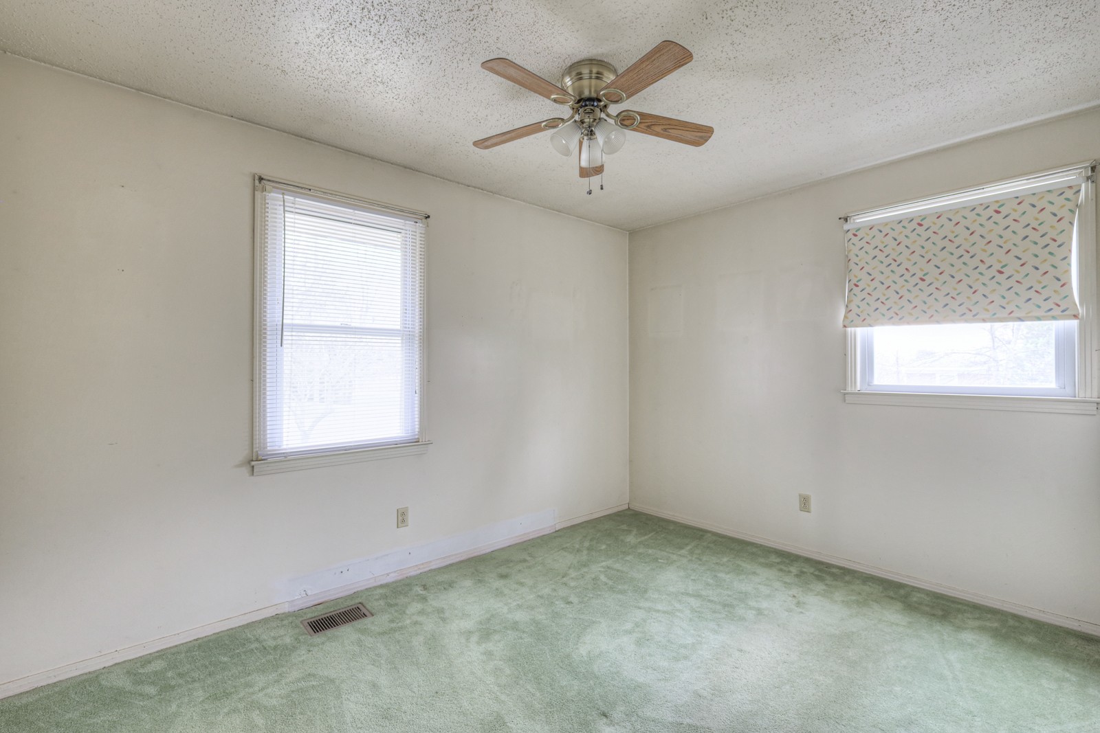 200 Barry Ave Property Photo 13