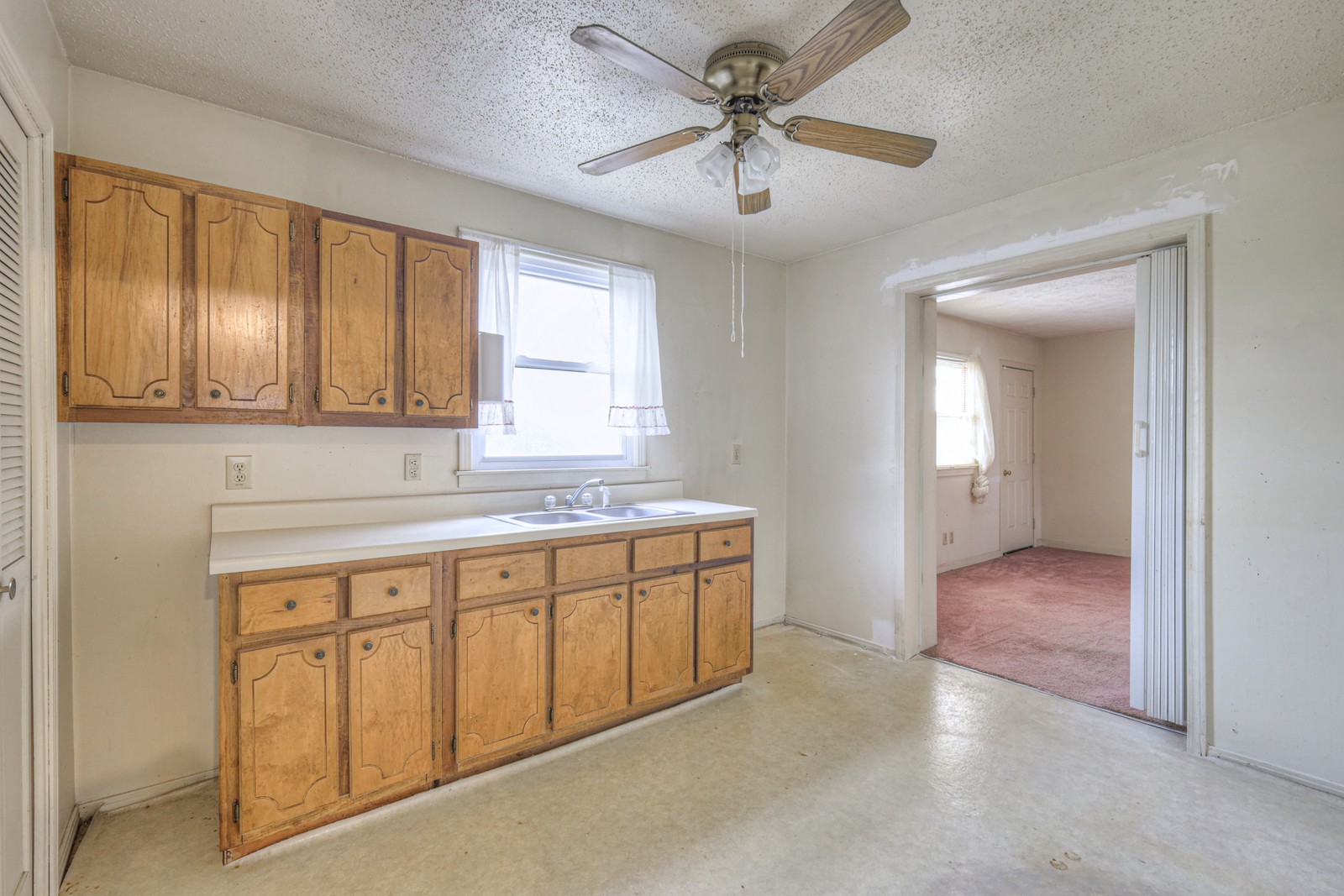 200 Barry Ave Property Photo 14