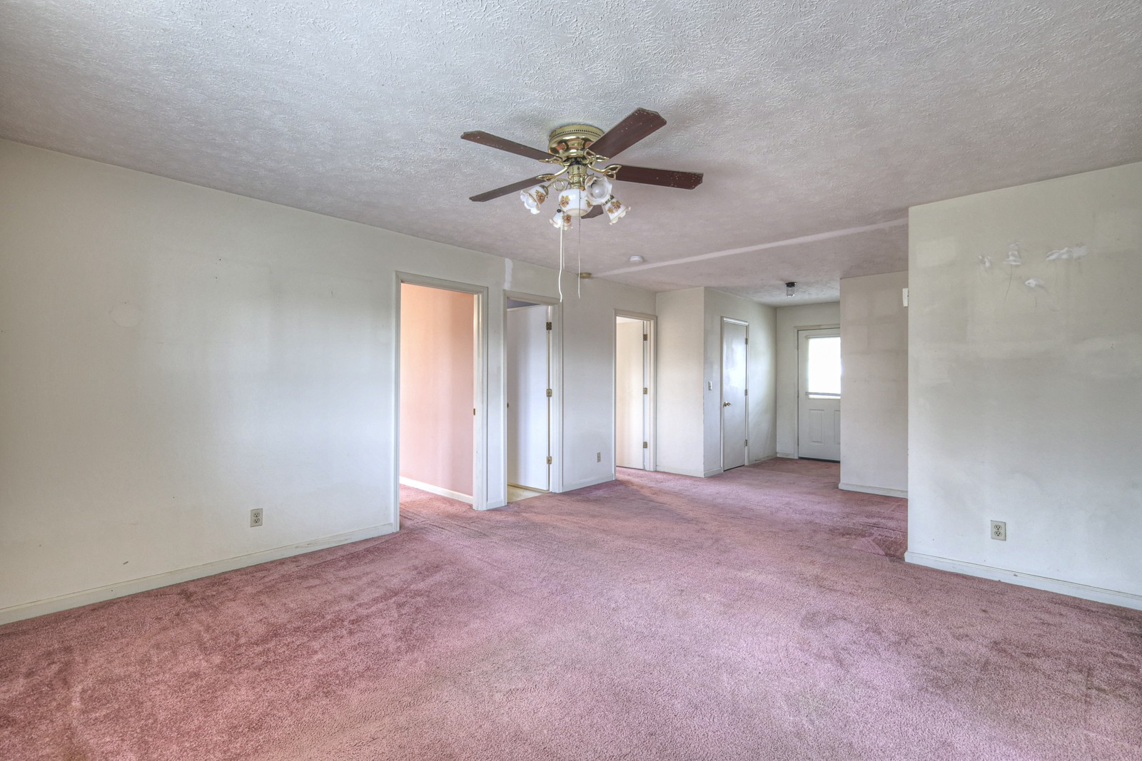 200 Barry Ave Property Photo 15