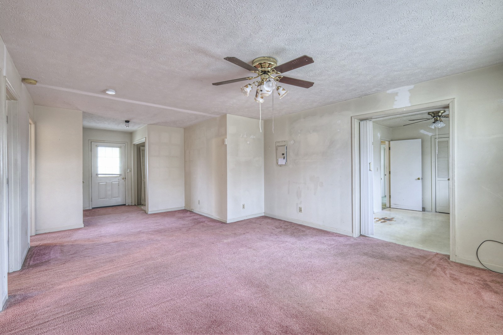 200 Barry Ave Property Photo 16
