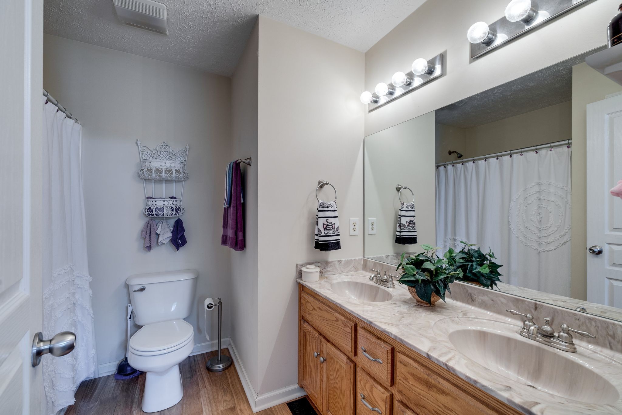 203 S Wood Ln Property Photo 11