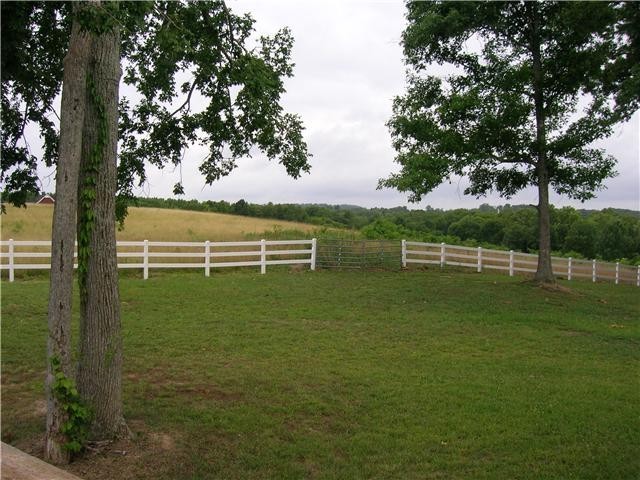203 S Wood Ln Property Photo 16