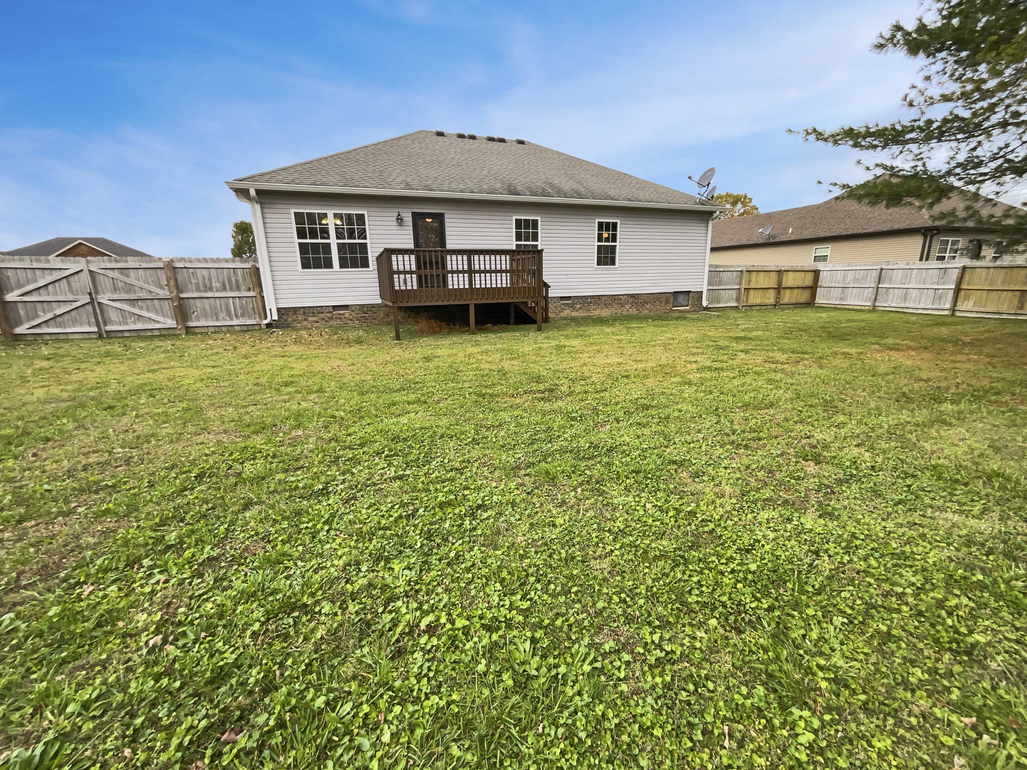 1040 Bonnie Ln Property Photo 8