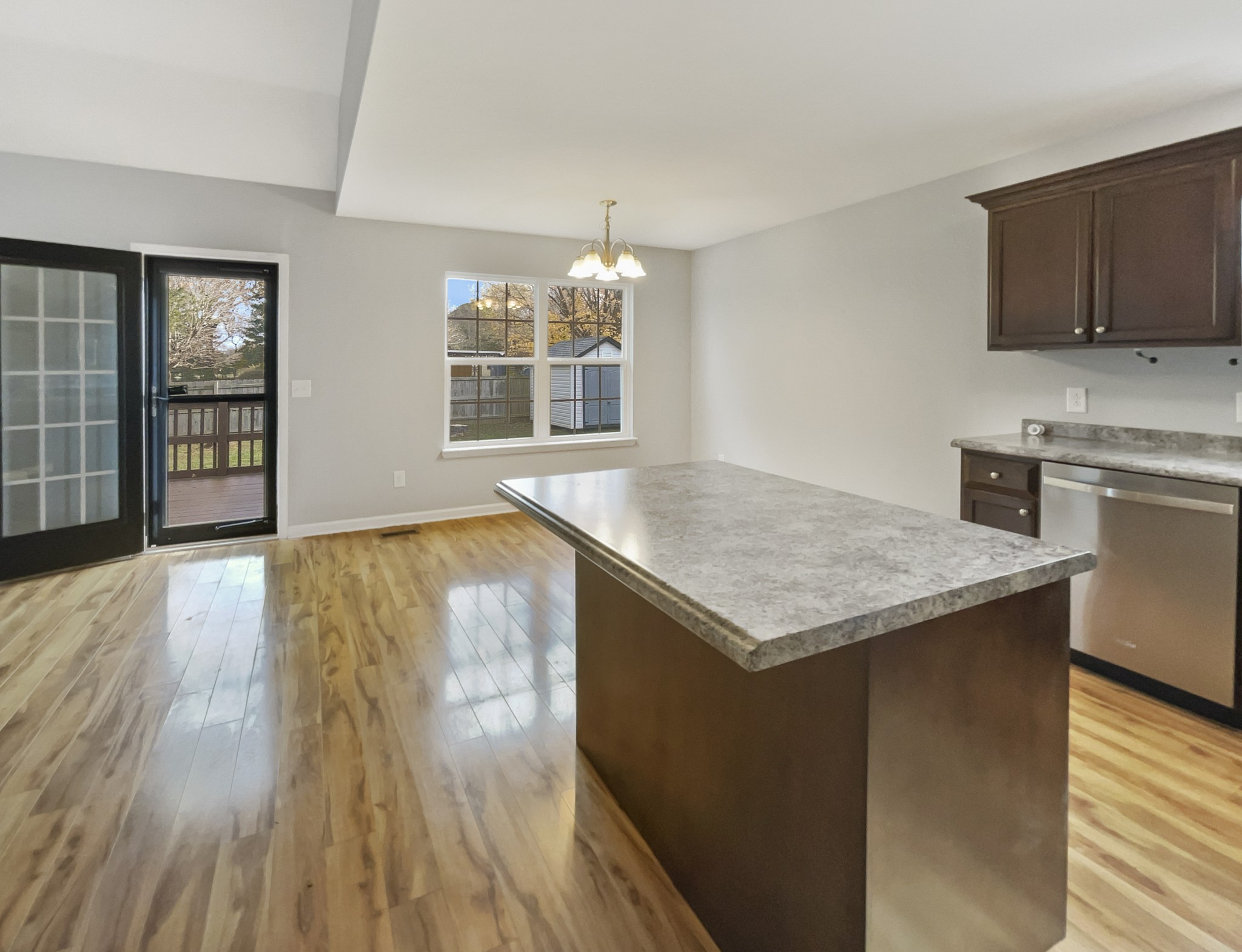 1040 Bonnie Ln Property Photo 11