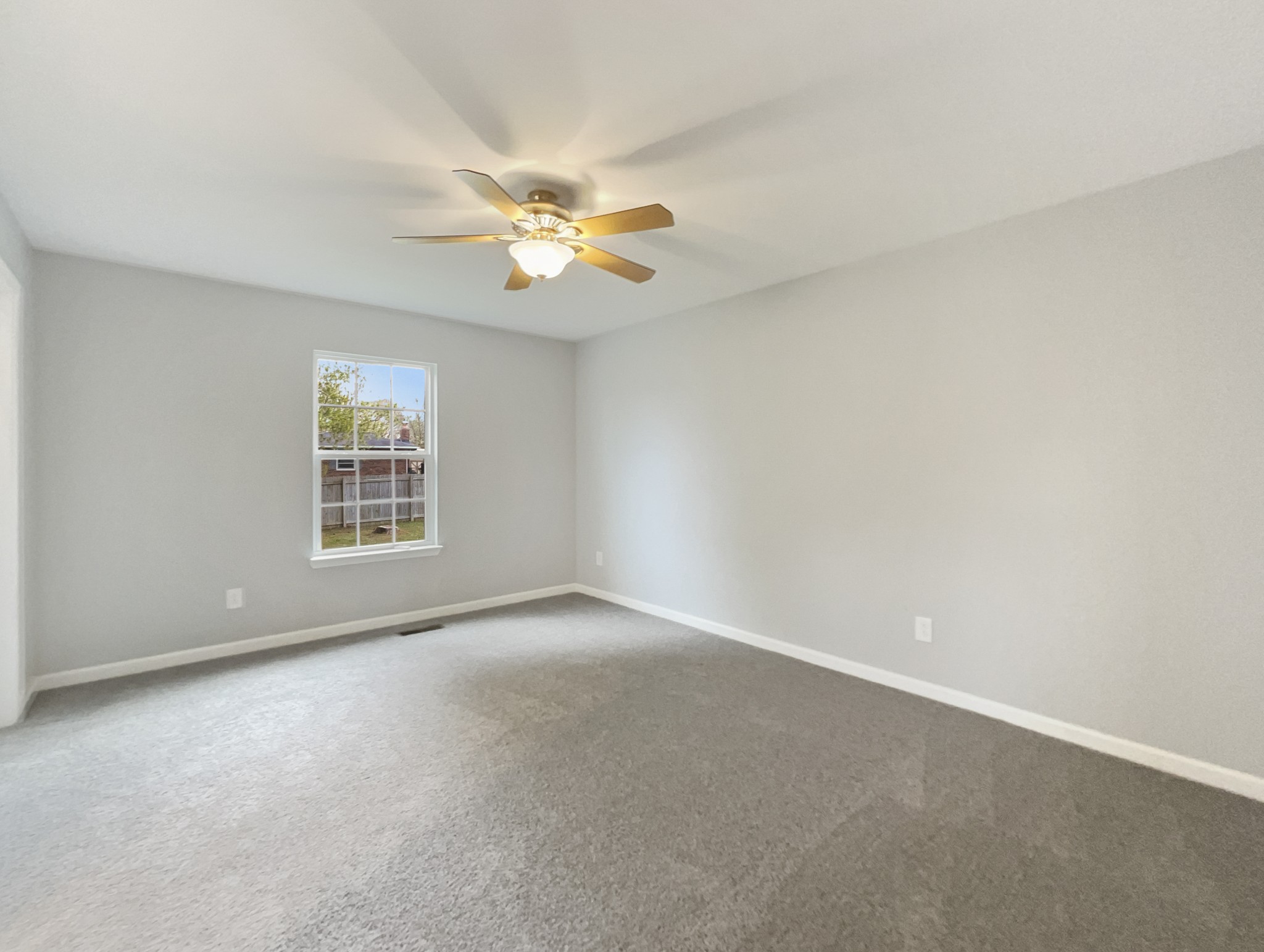 1040 Bonnie Ln Property Photo 13