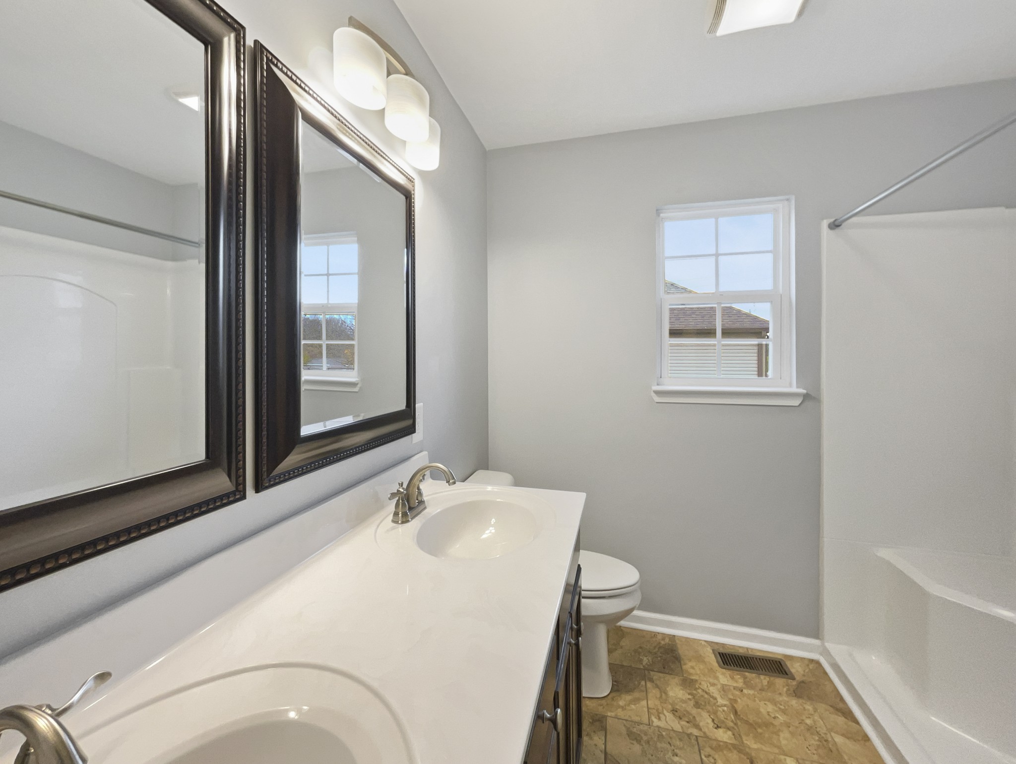 1040 Bonnie Ln Property Photo 15