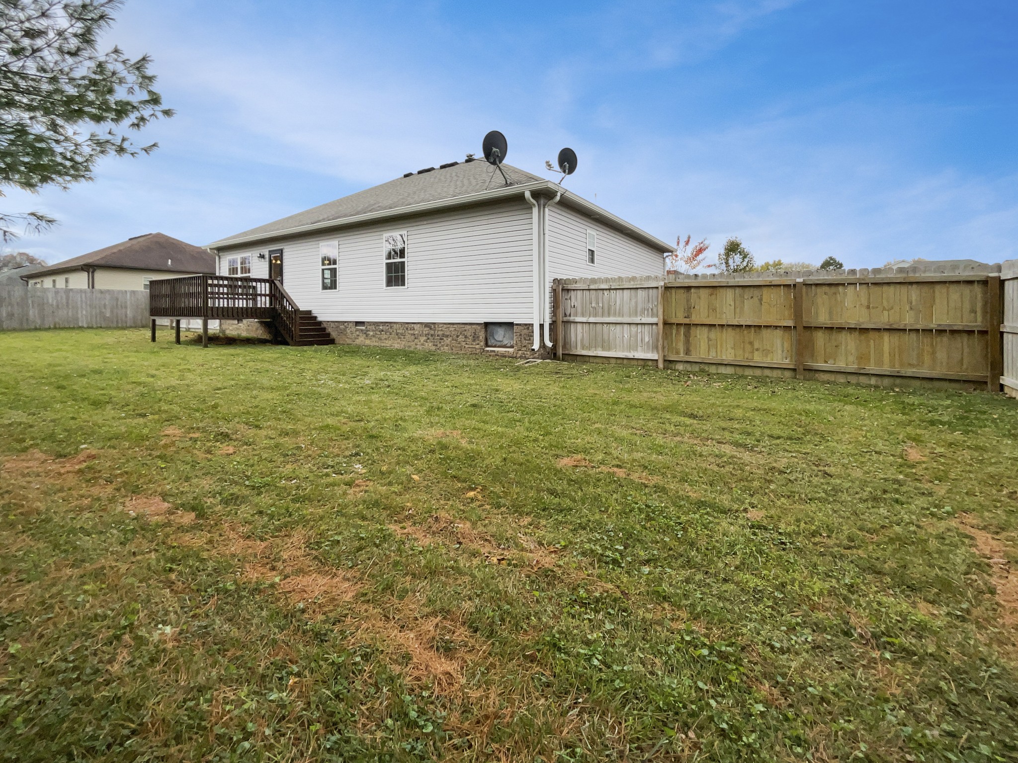 1040 Bonnie Ln Property Photo 17