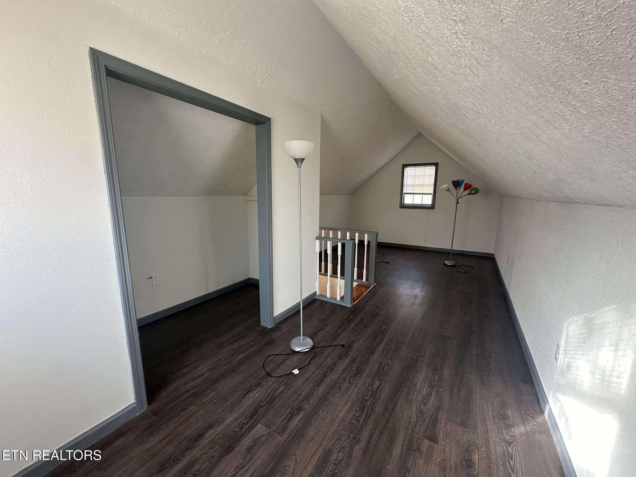 4385 Round Mountain Rd Property Photo 23