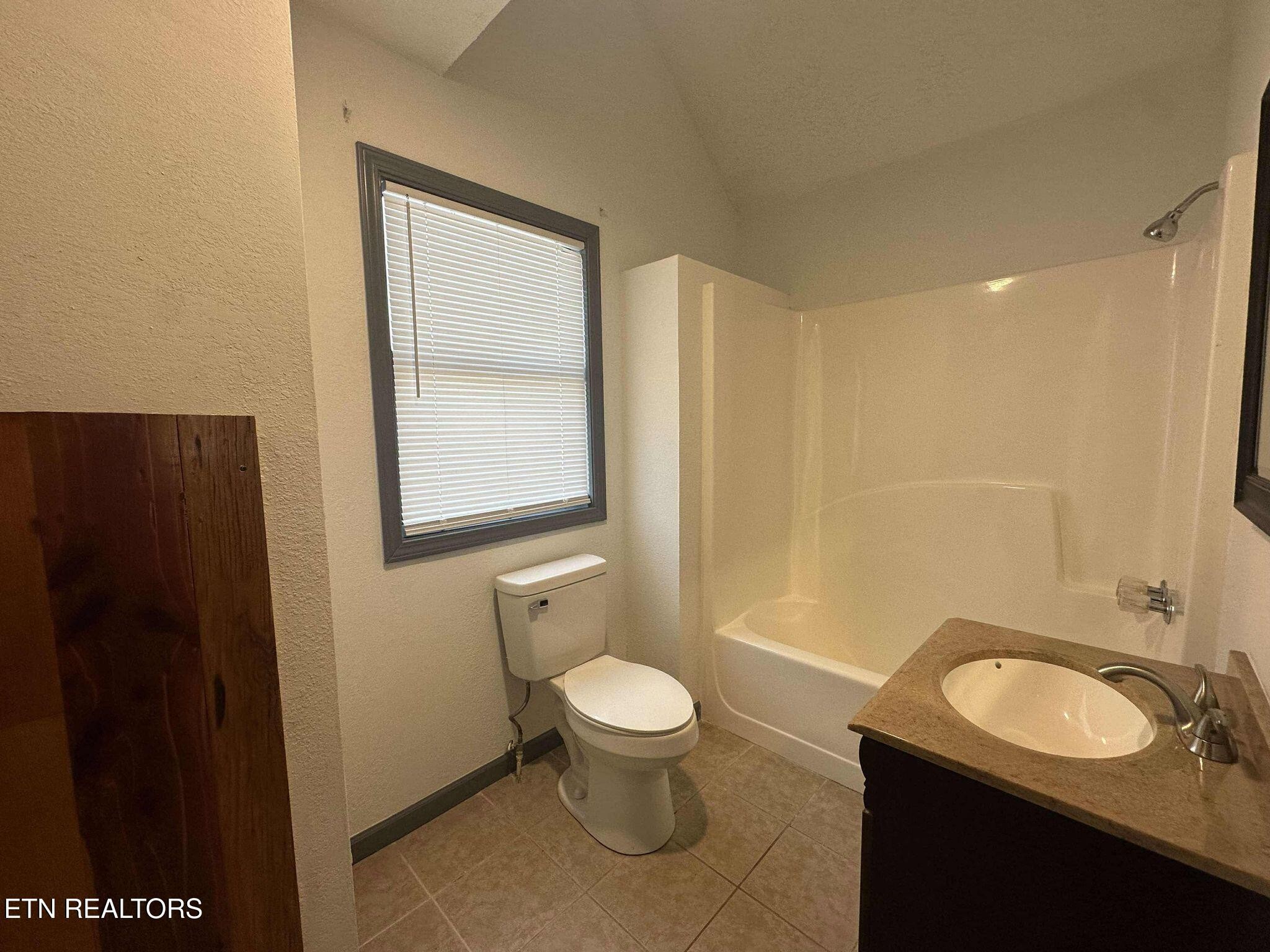 4385 Round Mountain Rd Property Photo 25