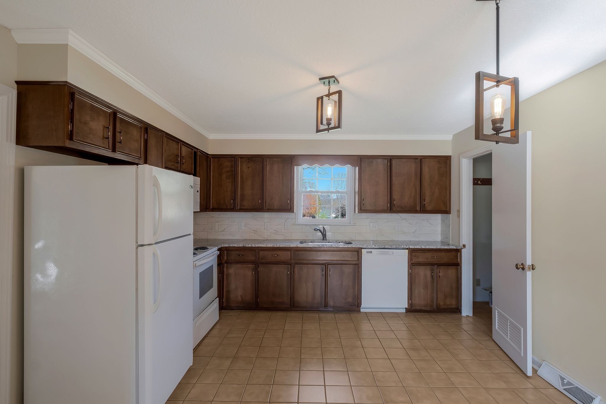 518 Hemingway Dr Property Photo 15