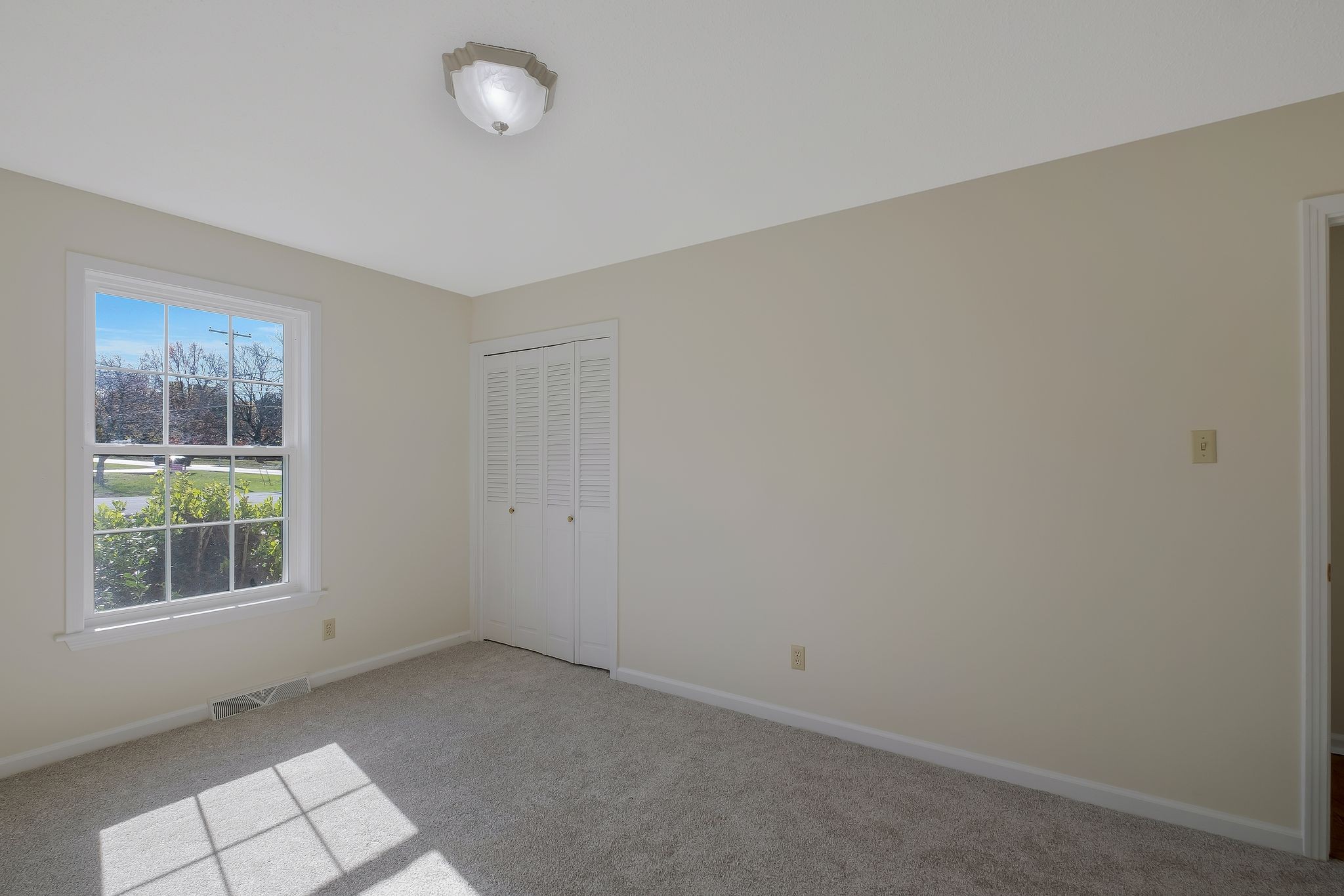 518 Hemingway Dr Property Photo 18