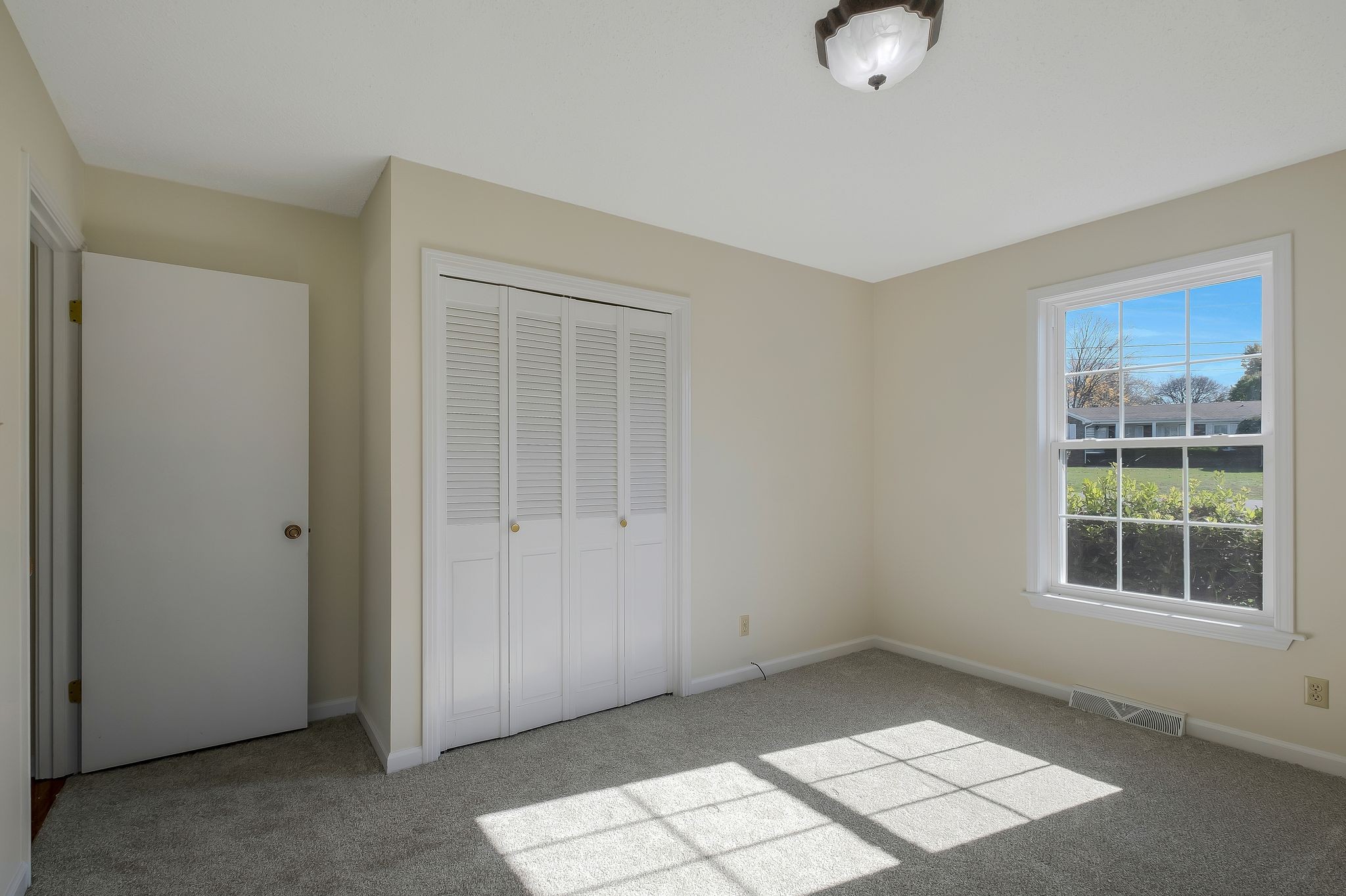 518 Hemingway Dr Property Photo 20