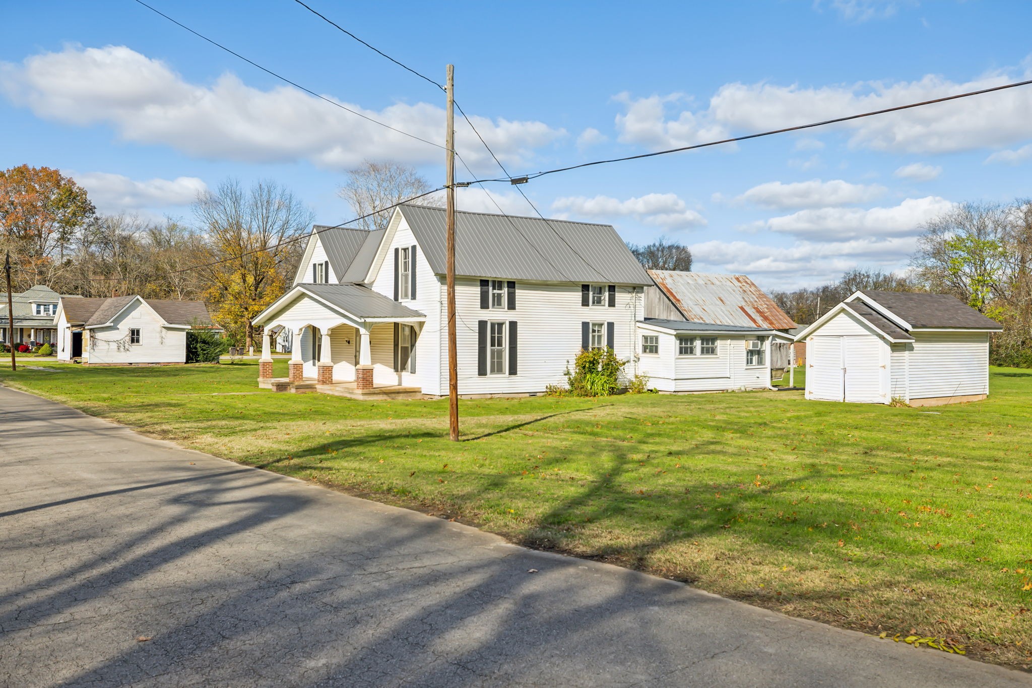 4103 Hampshire Pike Property Photo 2