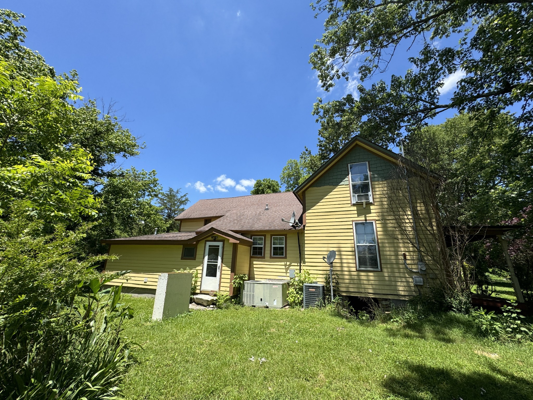 2342 Valley Creek Rd Property Photo 12
