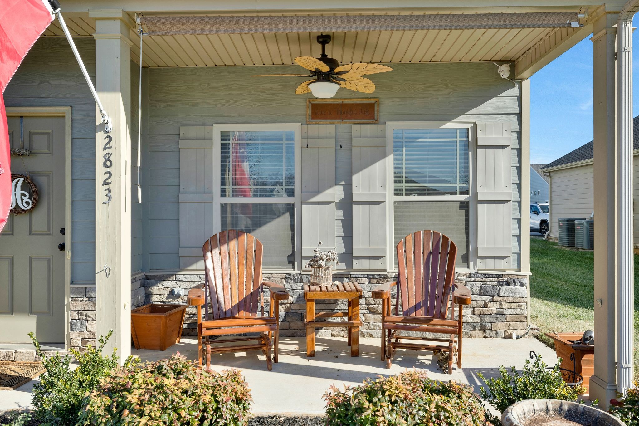 2823 Cason Ln Property Photo 2