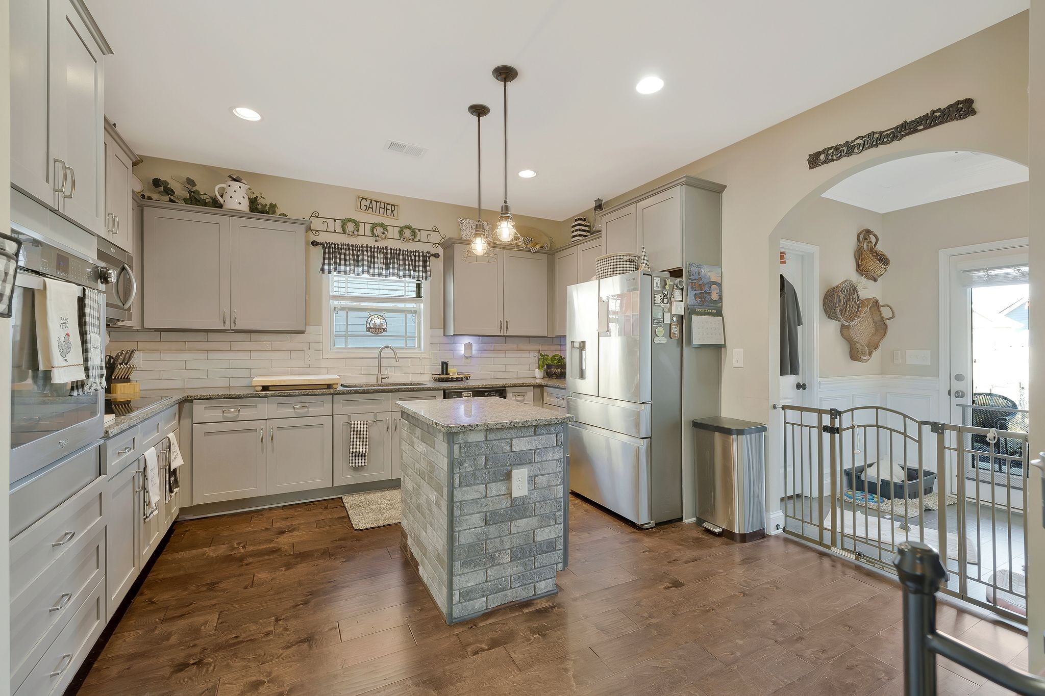2823 Cason Ln Property Photo 11