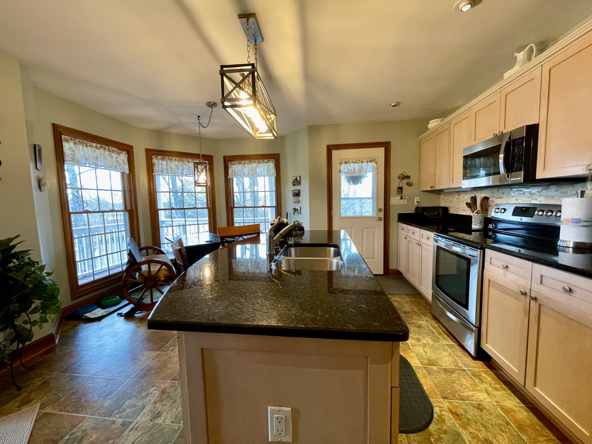 314 Birdsong Dr Property Photo 12