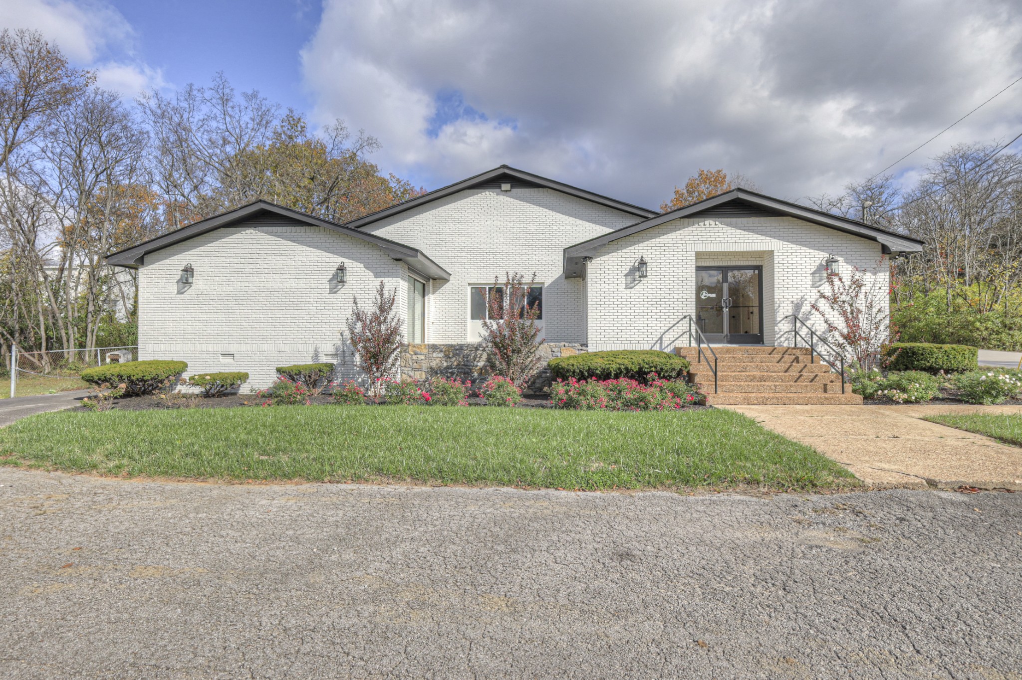 2597 Whites Creek Pike Property Photo 1