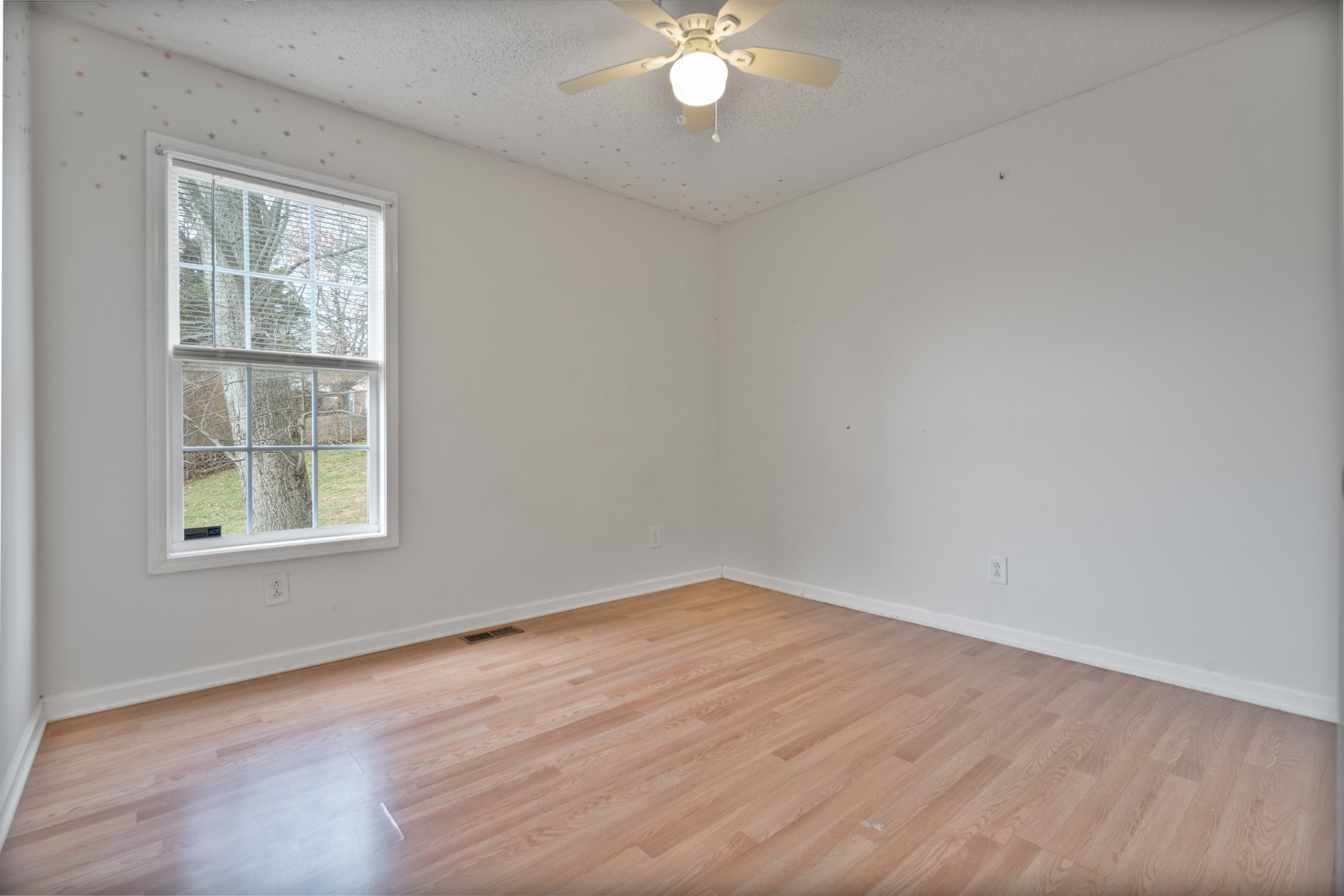 188 Whitehall Dr Property Photo 24