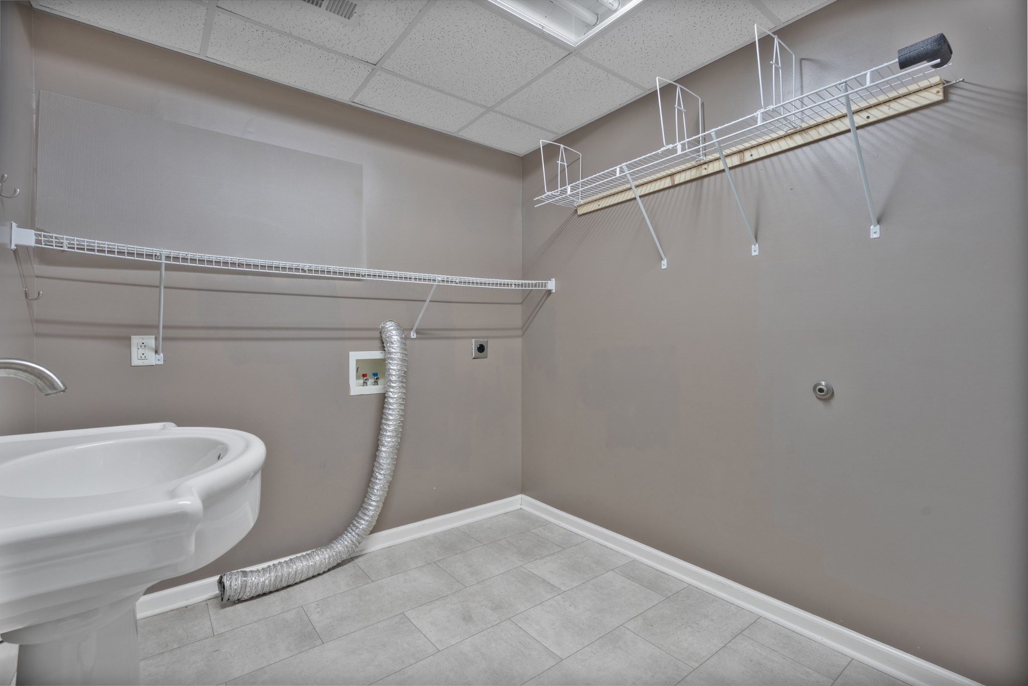188 Whitehall Dr Property Photo 34