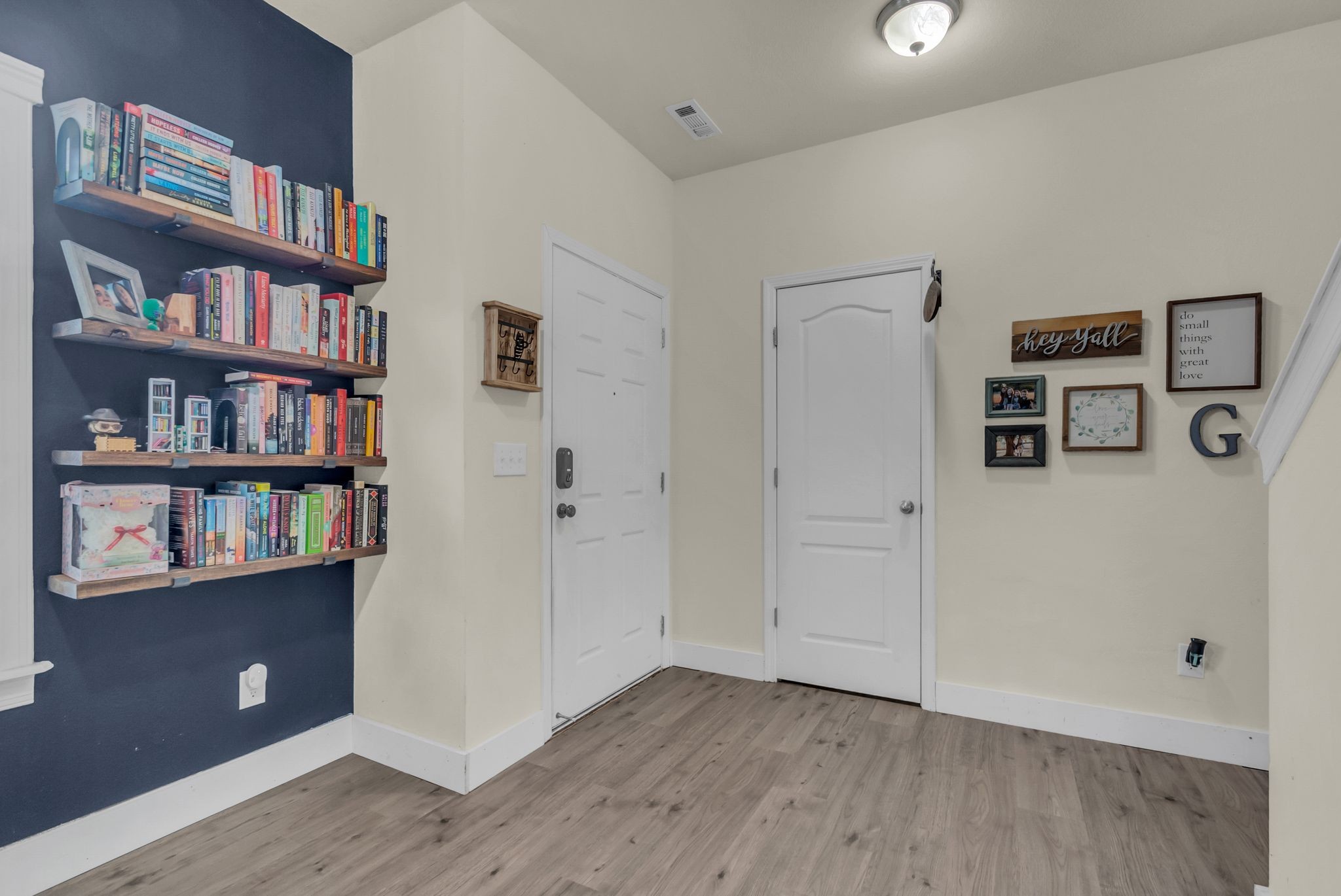 2413 Pollen Way Property Photo 8